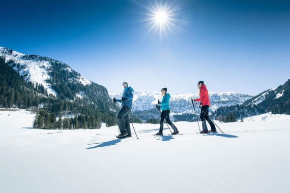 Schneeschuhwandern im Winterurlaub in Obertauern, Salzburger Land