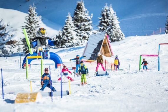 Skifahren im Skiurlaub in Obertauern, Salzburger Land